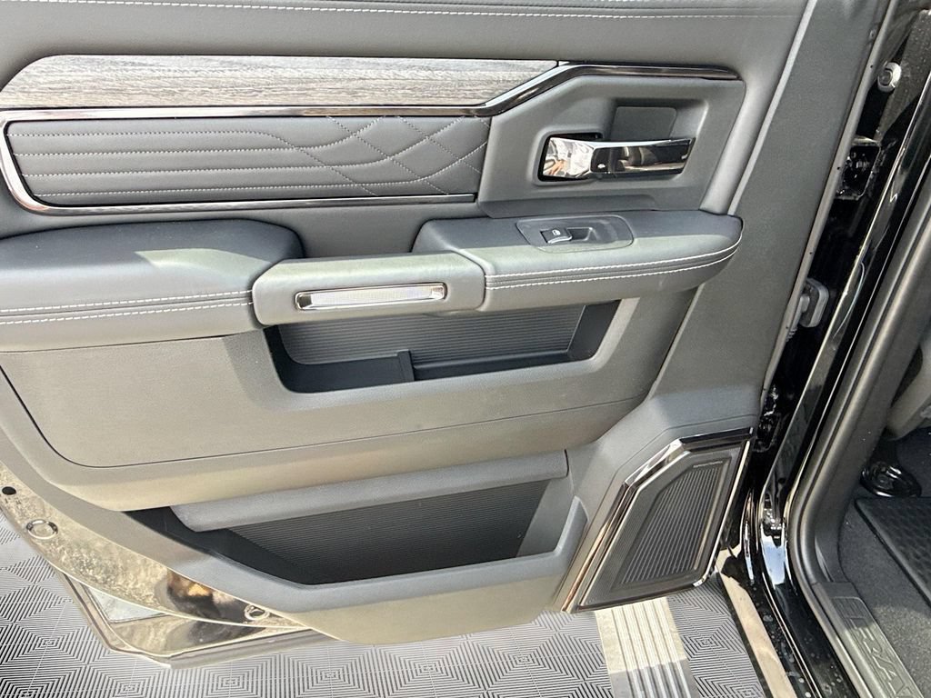 New 2026 RAM 3500 Limited AWD/4WD image 28