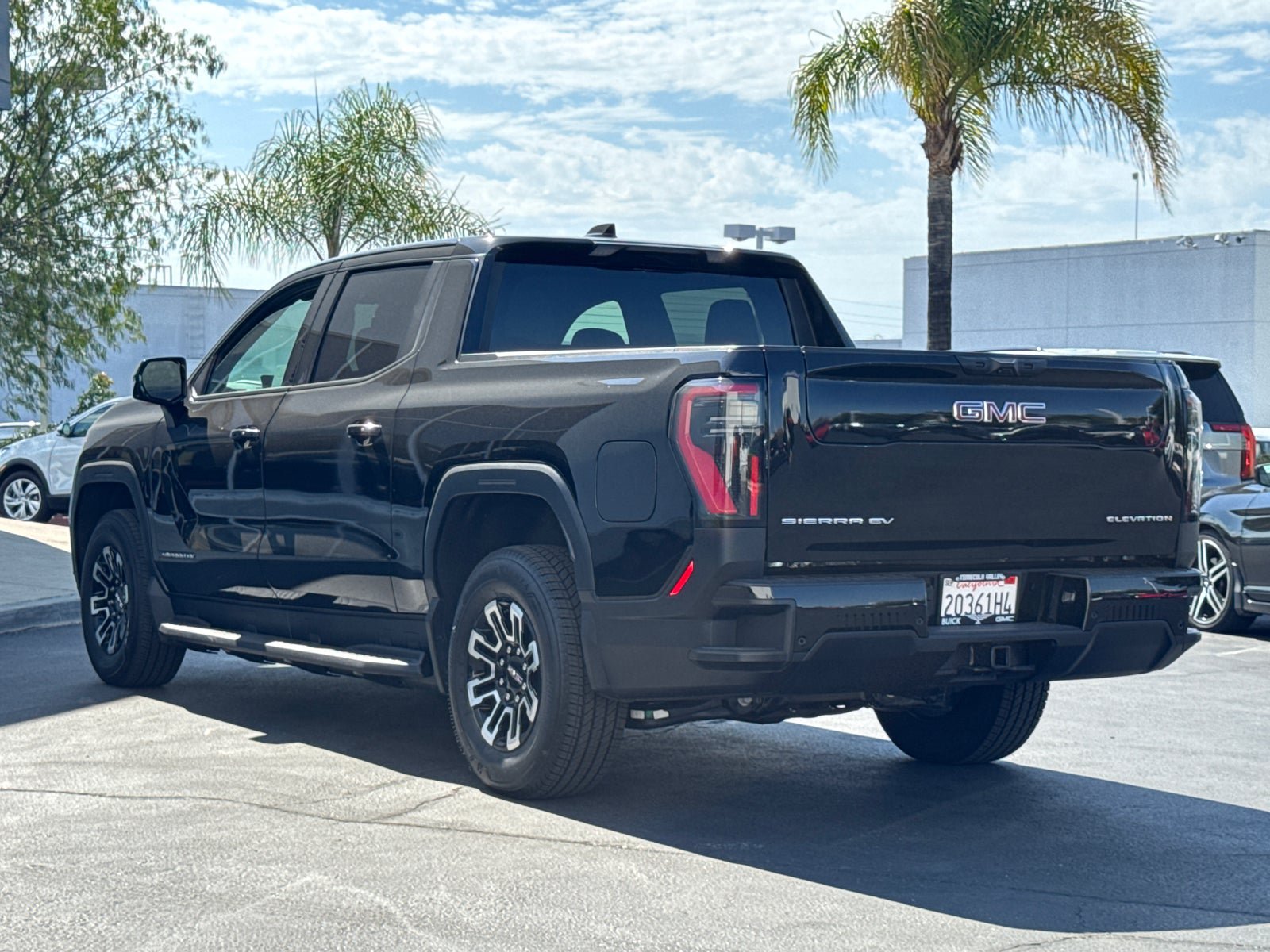 Certified 2026 GMC Sierra EV Elevation AWD/4WD image 12