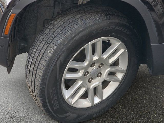 Used 2025 Land Rover Defender 110 S image 33