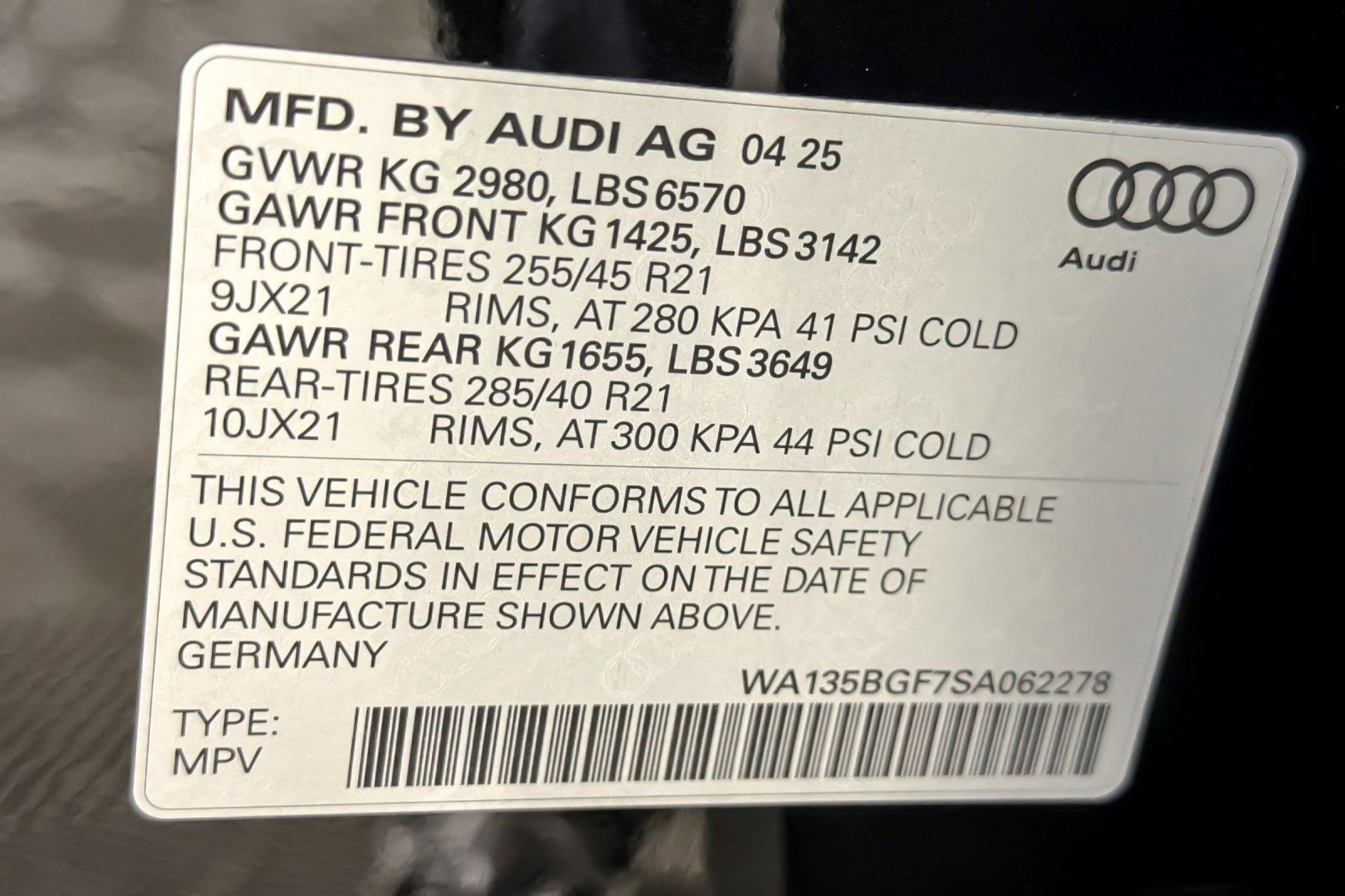 Certified 2025 Audi SQ6 e-tron Prestige w/ 21" Black Optic Wheel Package image 28