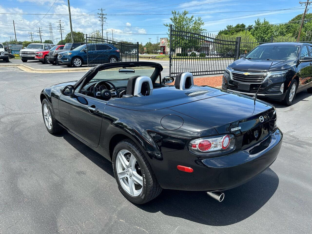 Used 2008 MAZDA MX-5 Miata Sport image 24