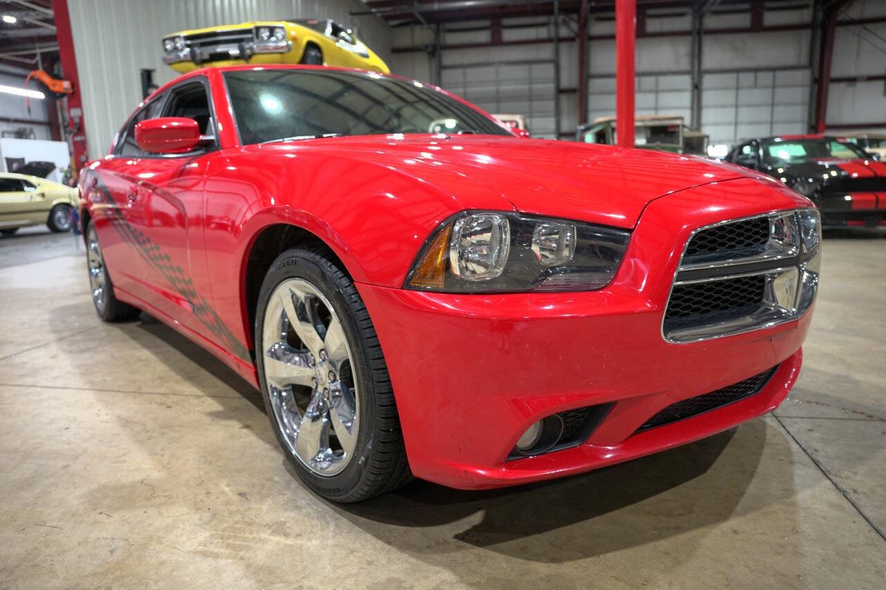 Used 2014 Dodge Charger SXT image 12