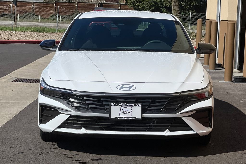 New 2025 Hyundai Elantra SEL image 3