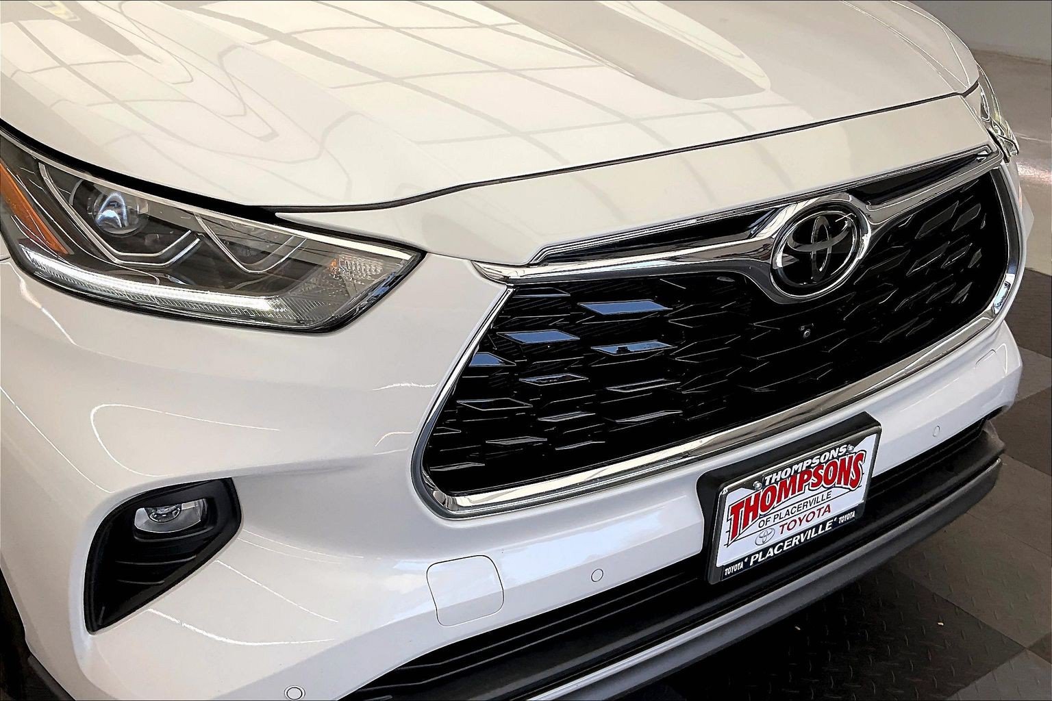 Used 2024 Toyota Highlander Platinum AWD/4WD image 31