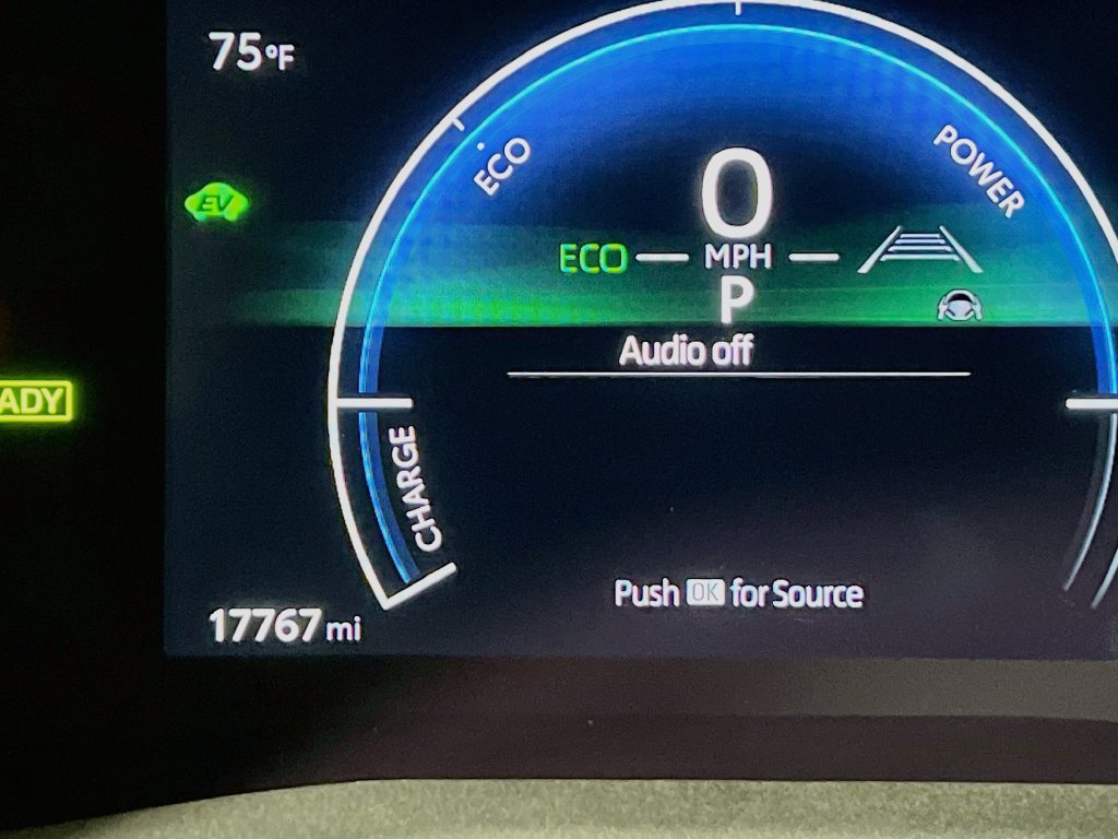 Used 2025 Toyota Camry SE FWD image 19