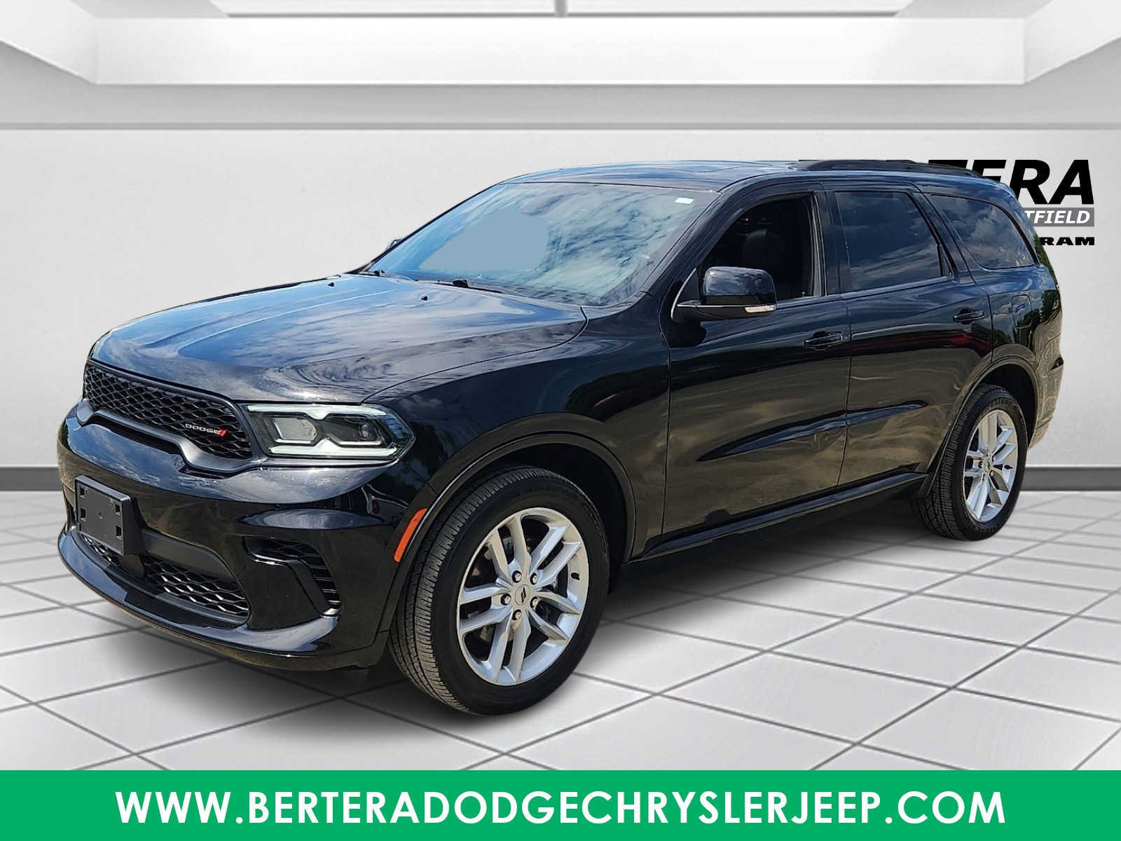 Used 2024 Dodge Durango GT AWD/4WD image 3