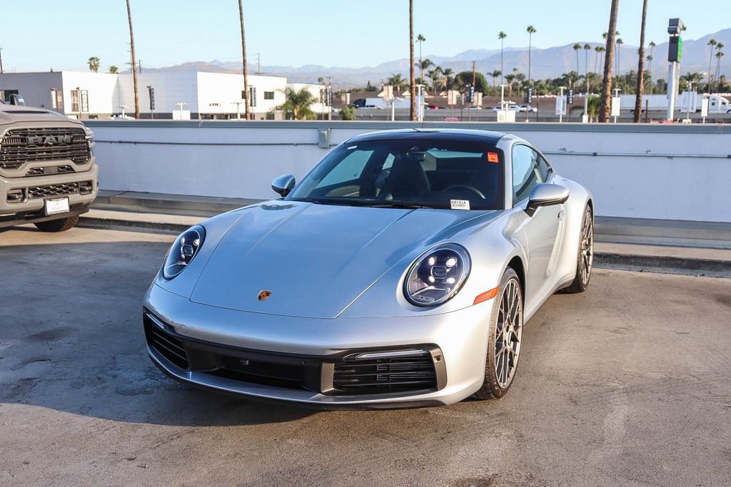 Used 2022 Porsche 911 Carrera RWD image 3