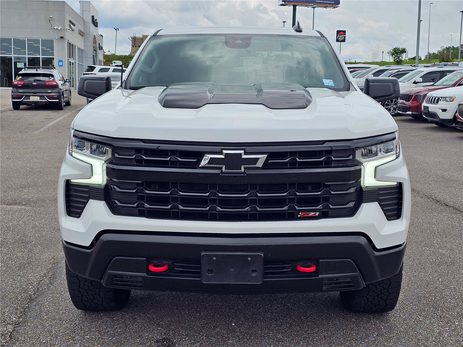 Used 2023 Chevrolet Silverado 1500 LT Trail Boss AWD/4WD image 2