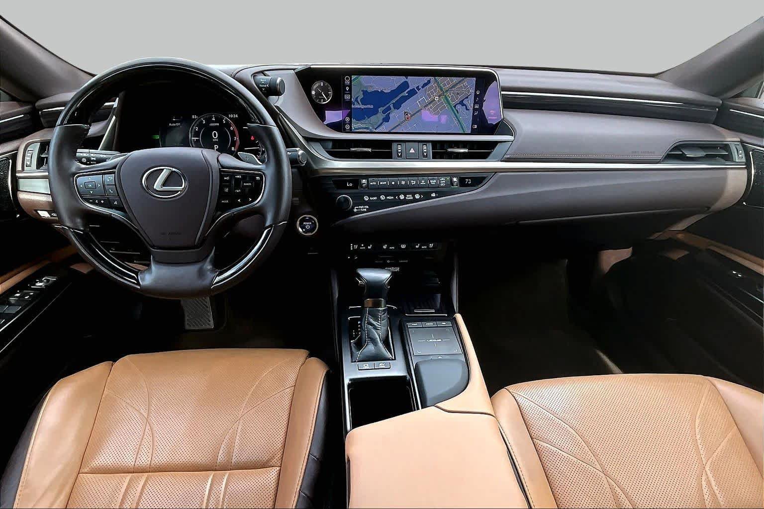 Used 2019 Lexus ES 300h Ultra Luxury w/ Accessory Package 2 FWD image 16