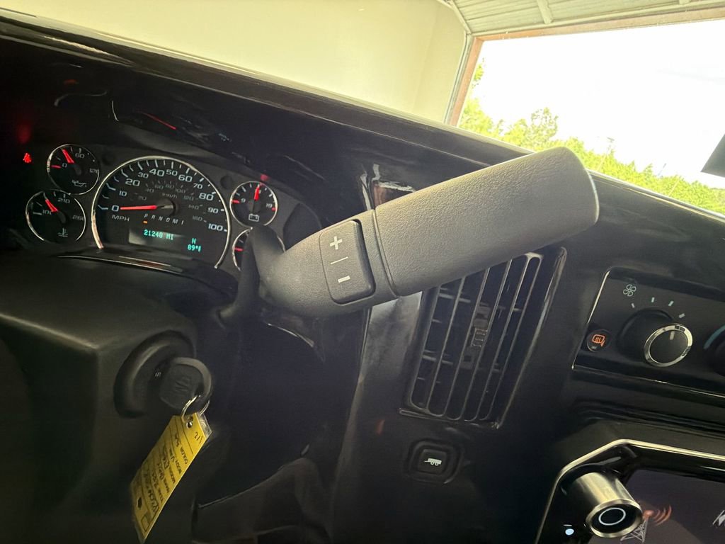 Used 2021 Chevrolet Express 2500 LS w/ Enhanced Convenience Package image 16