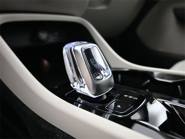 New 2026 Volvo XC40 B5 Plus w/ Protection Package Premier image 11