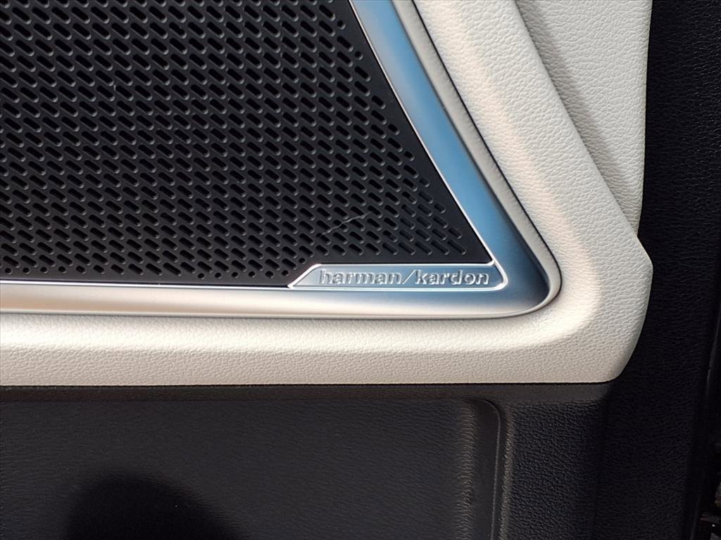 Used 2024 Kia Telluride SX w/ Towing Package image 13