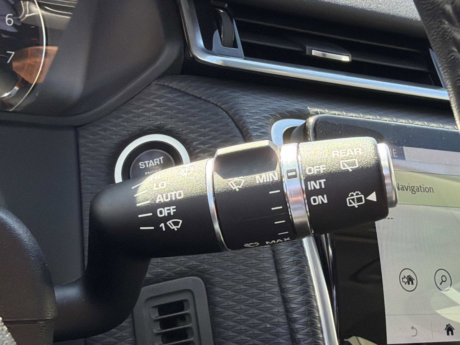 Used 2019 Land Rover Range Rover Velar S image 27