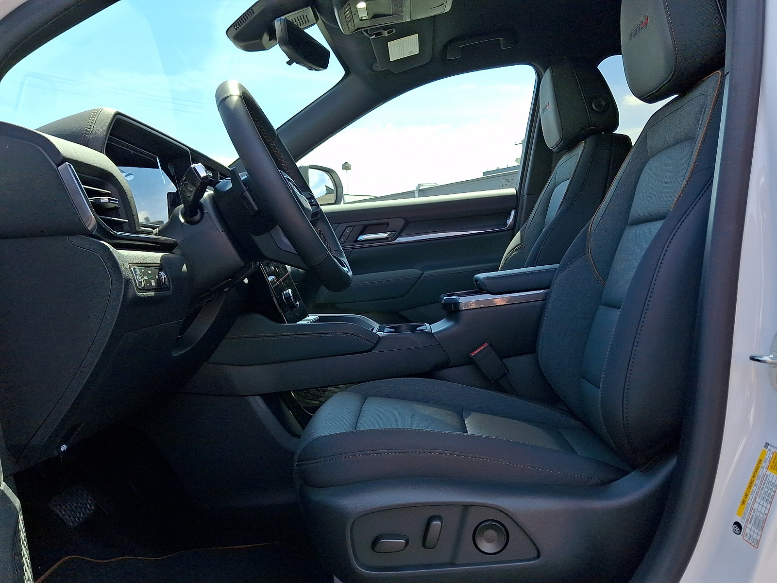New 2026 GMC Terrain AT4 w/ Technology Package II AWD/4WD image 11