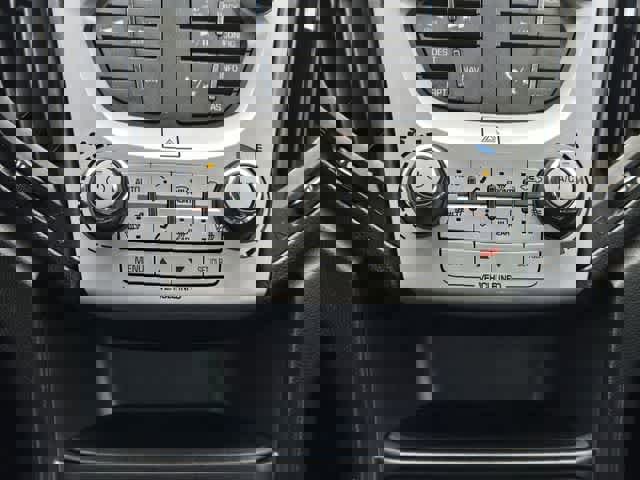 Used 2016 Chevrolet Equinox LTZ w/ Enhanced Convenience Package FWD image 16