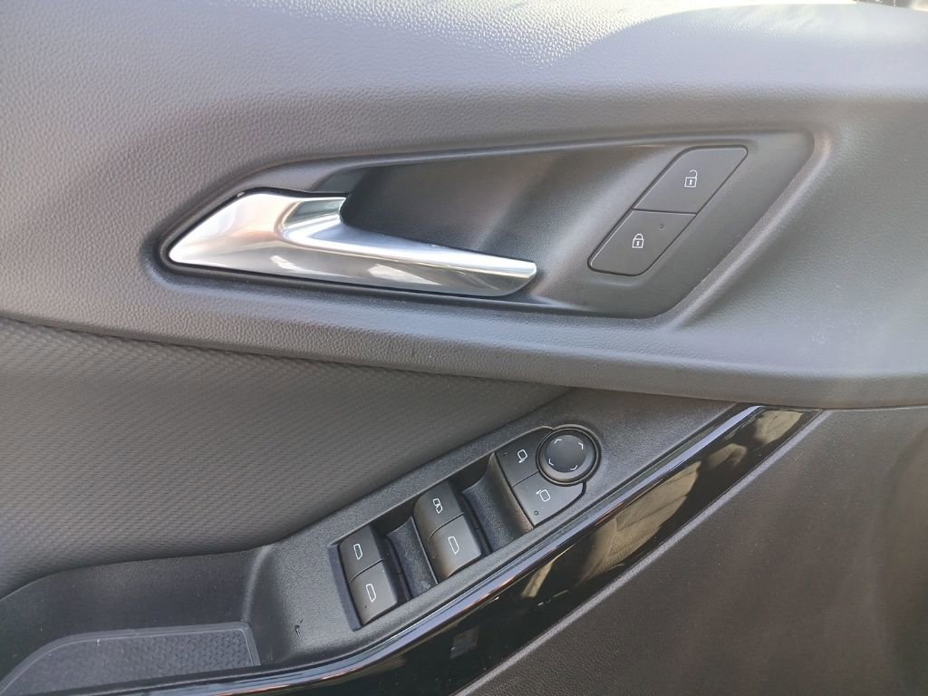 Used 2025 Chevrolet Equinox LT image 12