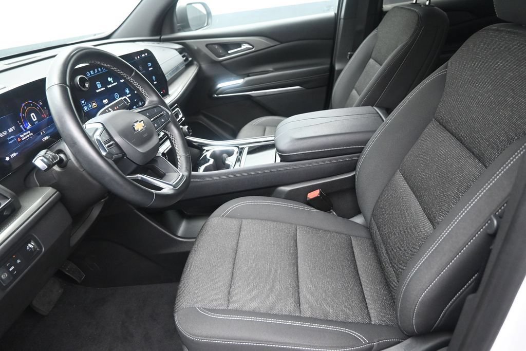 Used 2024 Chevrolet Traverse LS FWD image 11