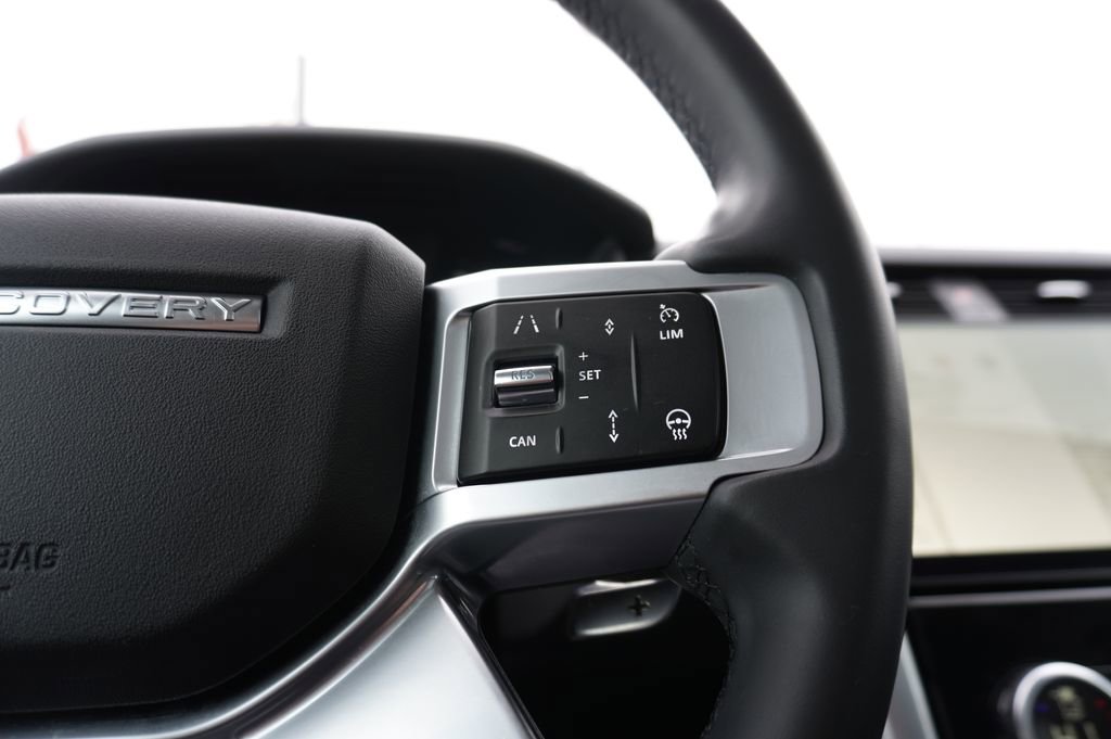 Used 2024 Land Rover Discovery S image 21
