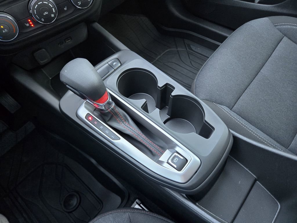 Used 2025 Chevrolet Trax RS w/ Sunroof Package image 26