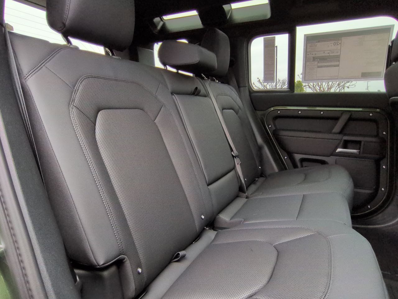 New 2026 Land Rover Defender 110 X-Dynamic SE image 25