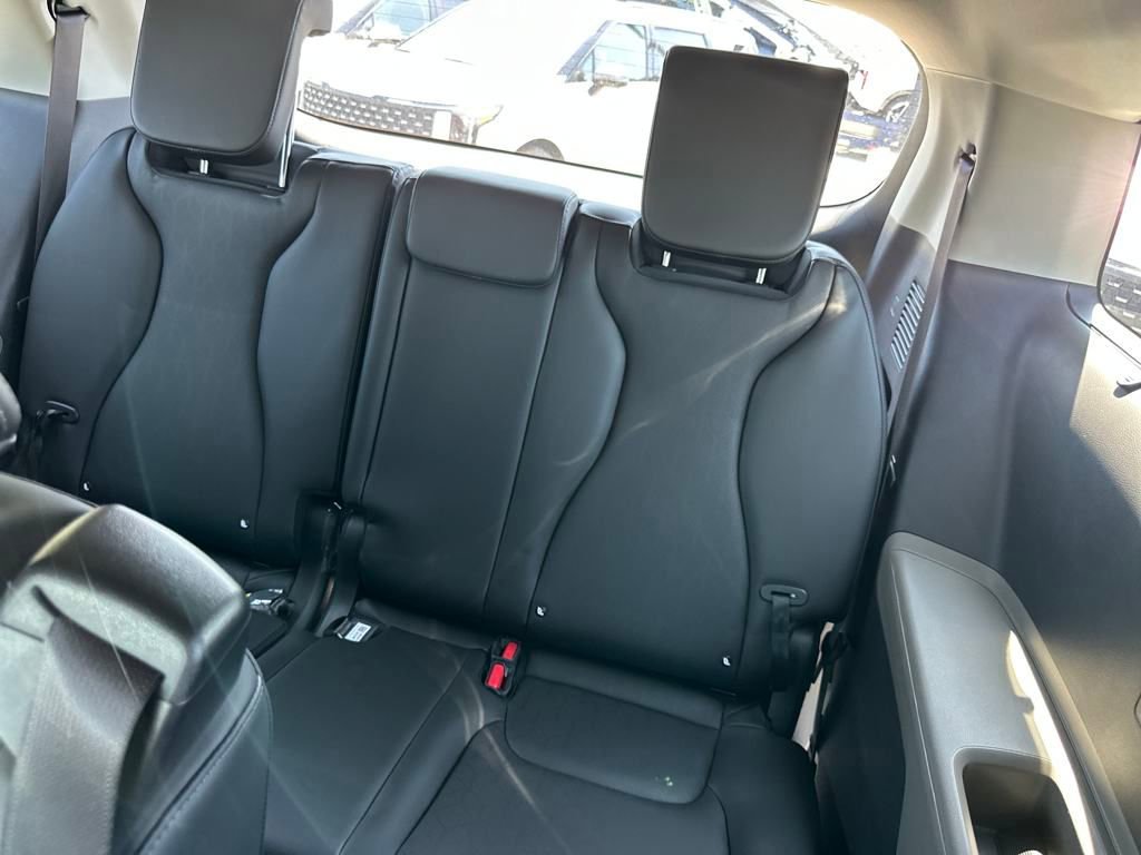 New 2026 Kia Carnival EX image 16