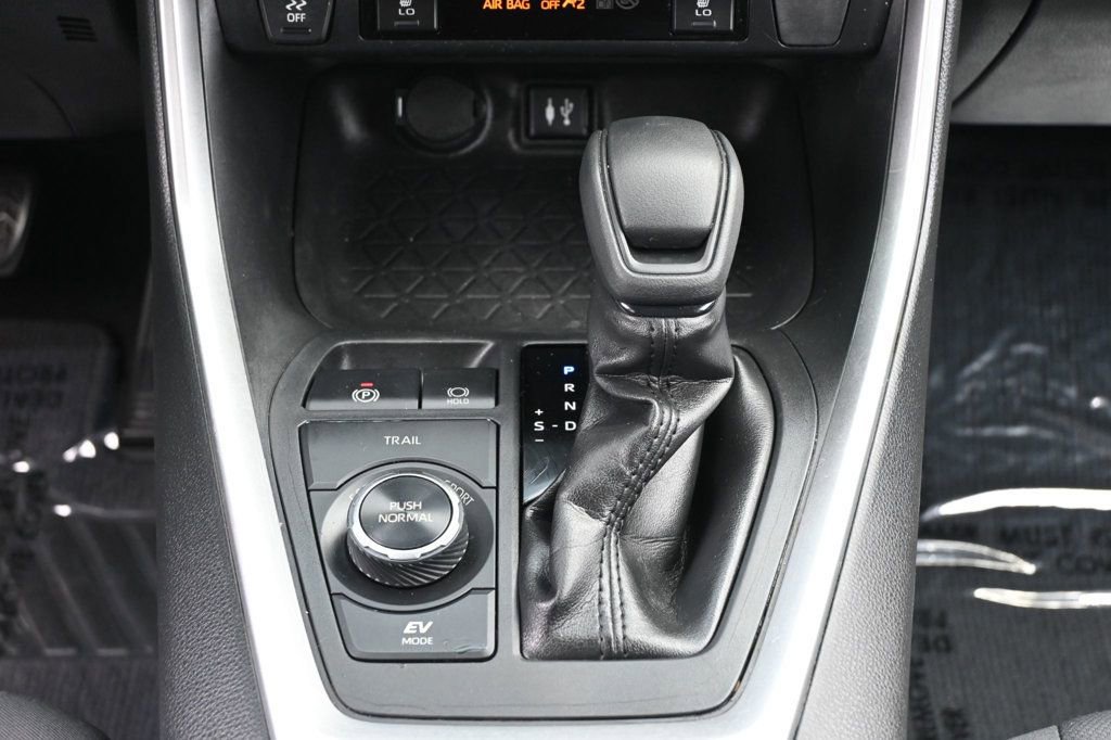 Used 2019 Toyota RAV4 XLE w/ Convenience Package AWD/4WD image 13
