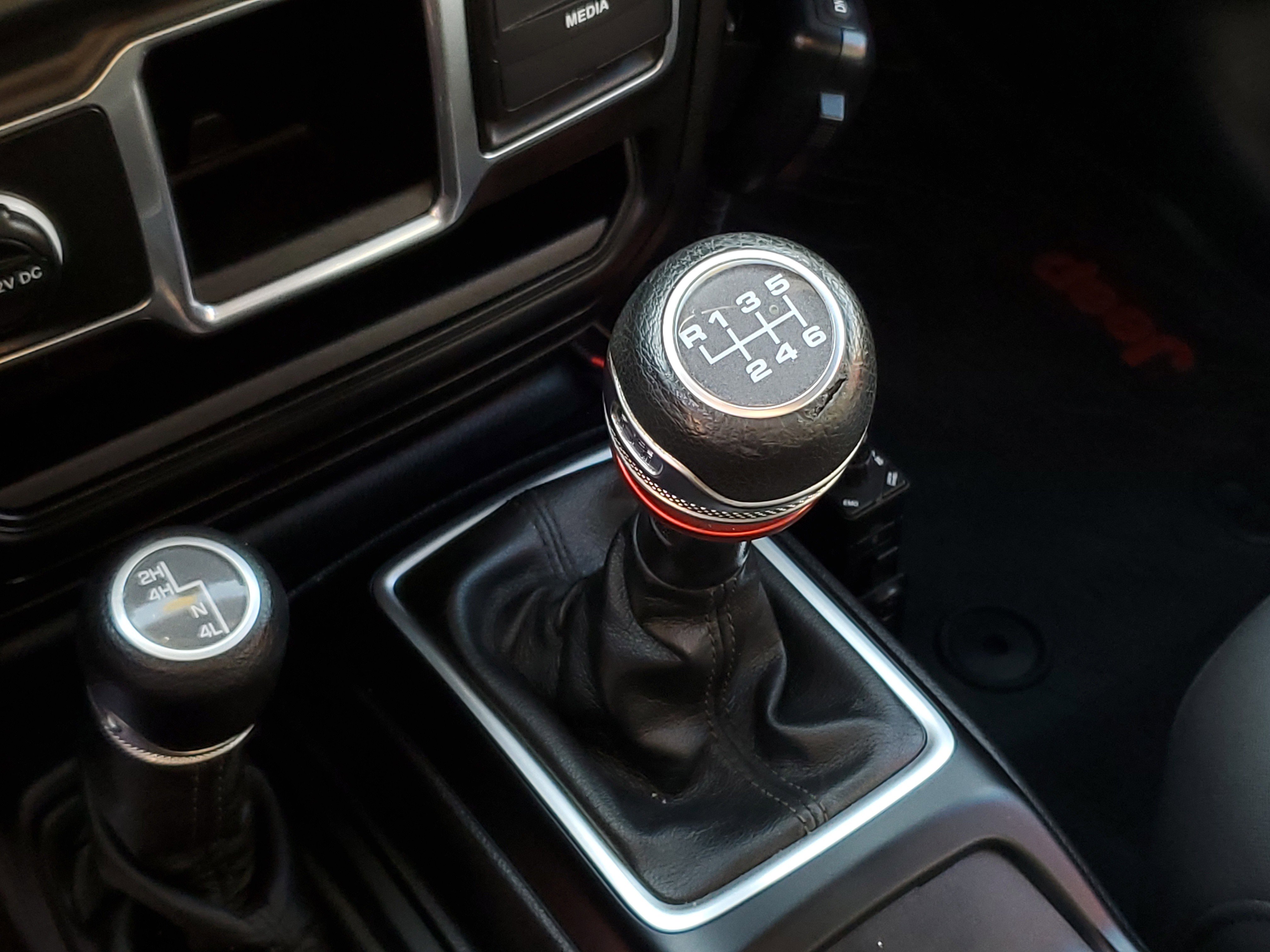 Used 2018 Jeep Wrangler Unlimited Sport image 23