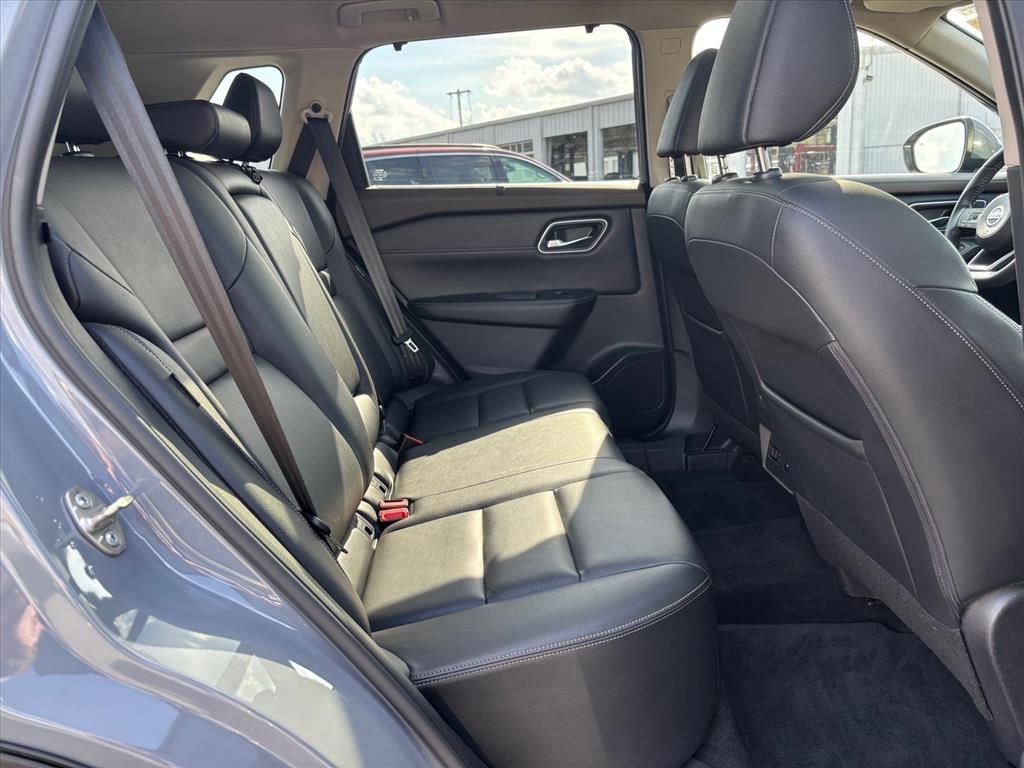 Used 2021 Nissan Rogue SL w/ Premium Package image 13