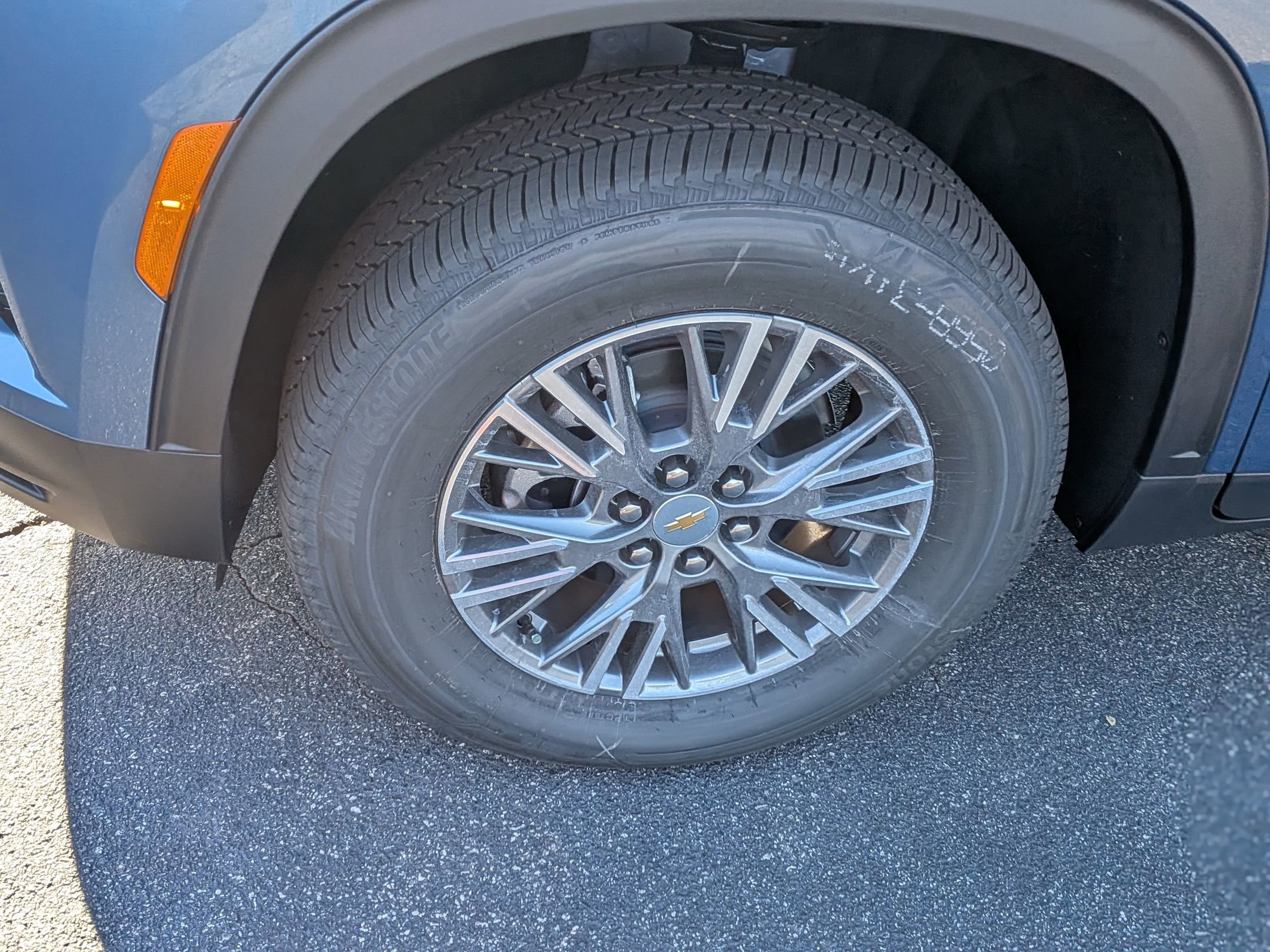 New 2026 Chevrolet Traverse LT w/ Driver Confidence Package FWD image 11