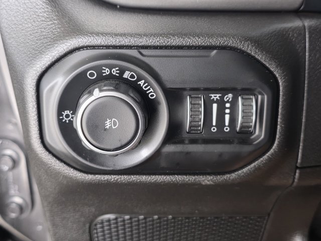 Used 2019 Jeep Wrangler Unlimited Sahara w/ Safety Group AWD/4WD image 20