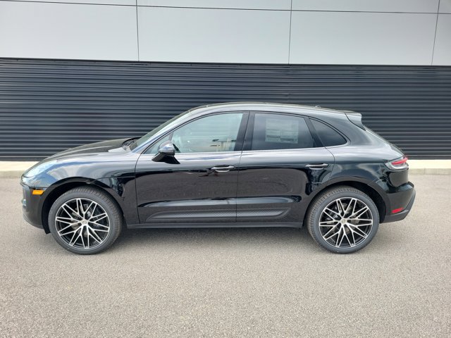 Used 2026 Porsche Macan AWD/4WD image 2