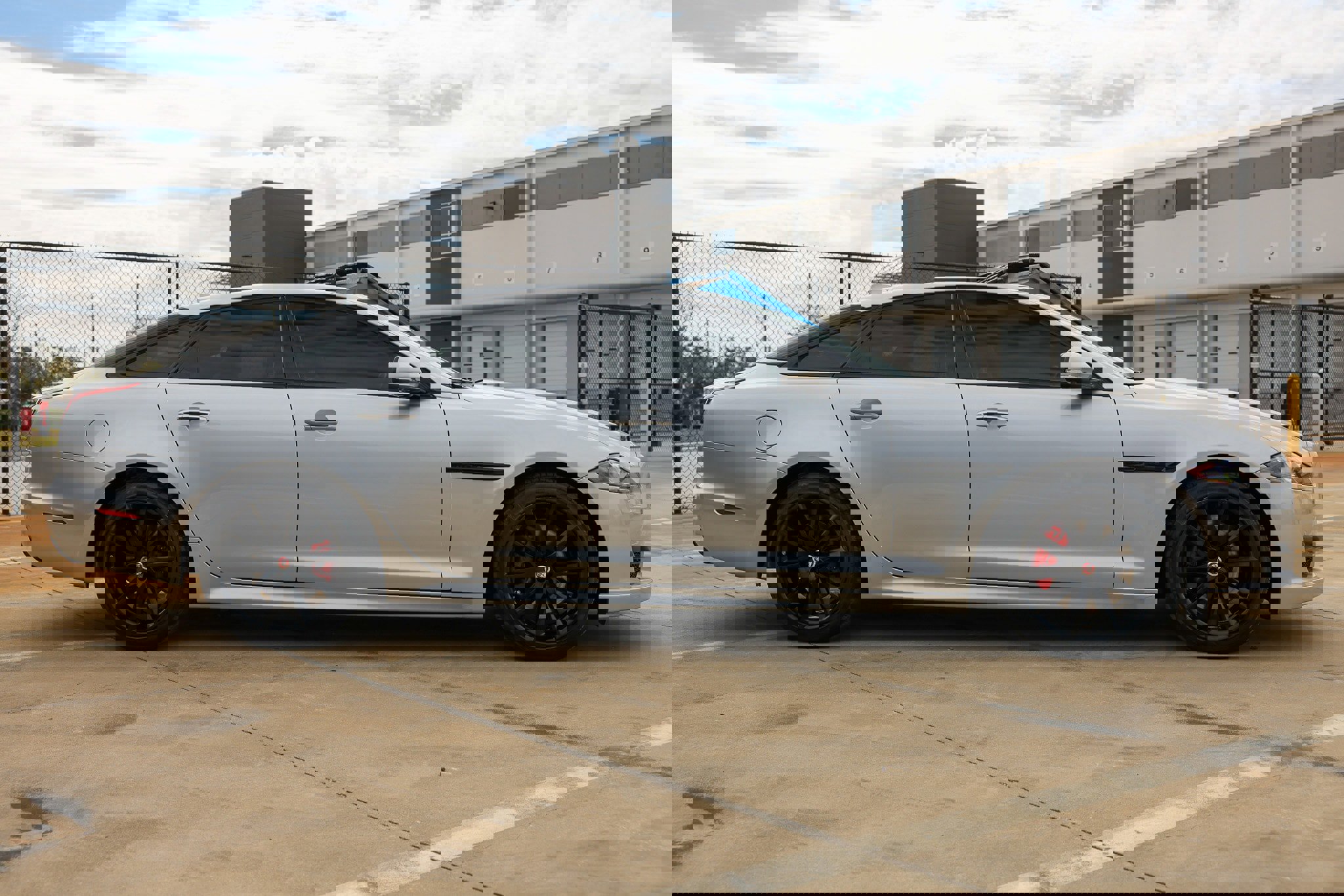 Used 2019 Jaguar XJ R-Sport image 18