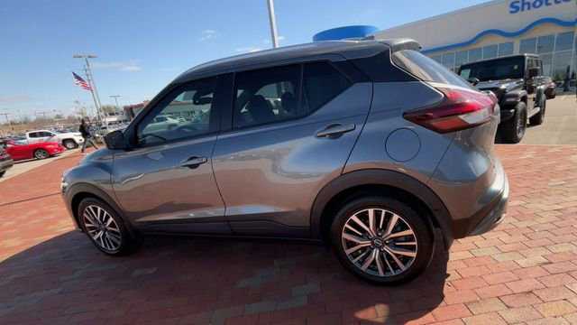 Used 2022 Nissan Kicks SV image 7