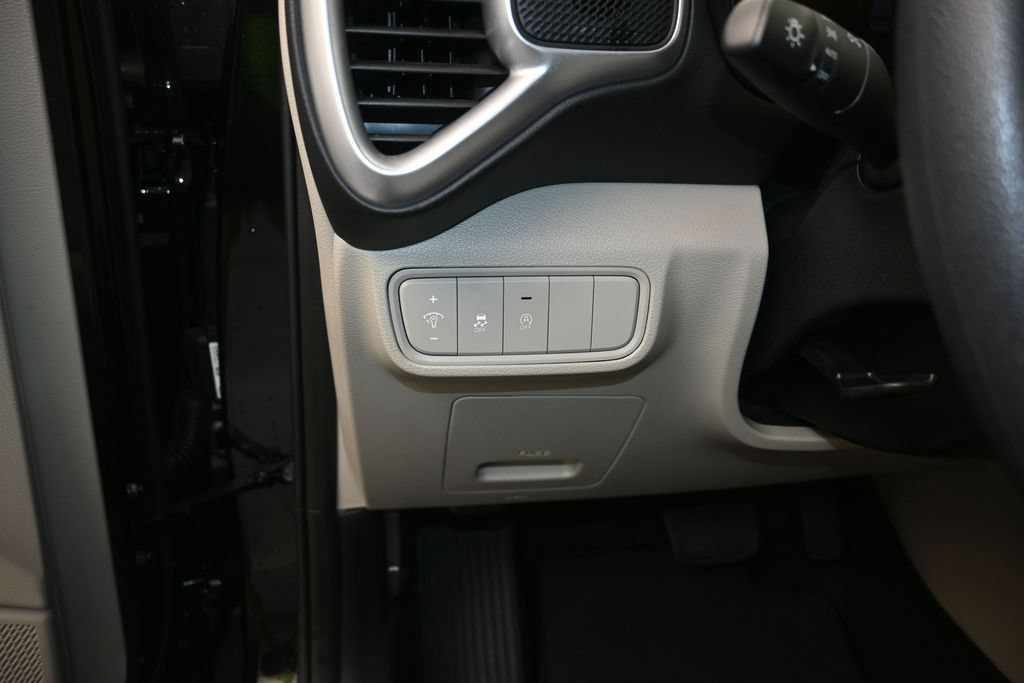 Used 2024 Kia Soul LX FWD image 12
