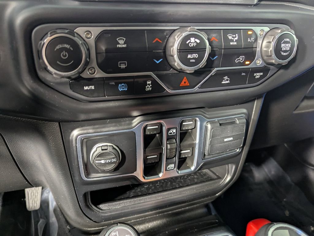 Used 2022 Jeep Wrangler Unlimited Sahara image 22