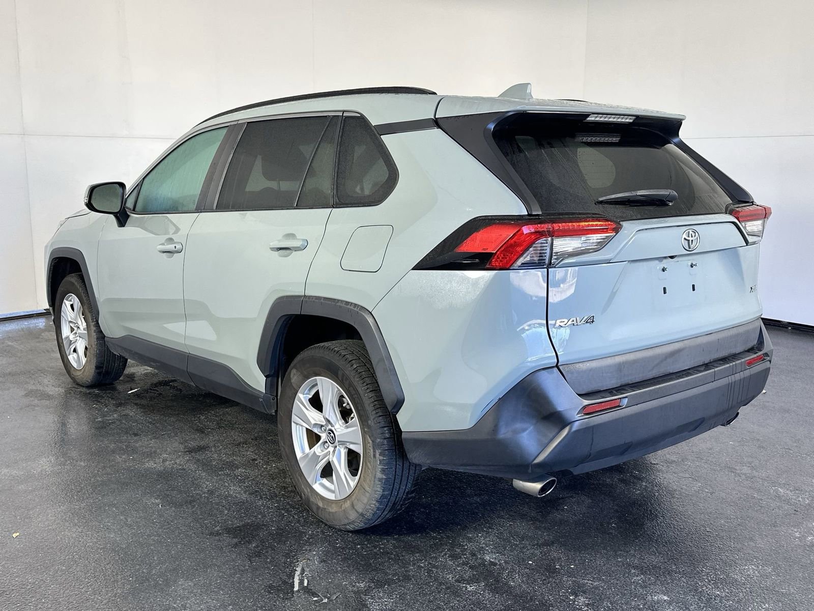 Used 2020 Toyota RAV4 XLE image 10