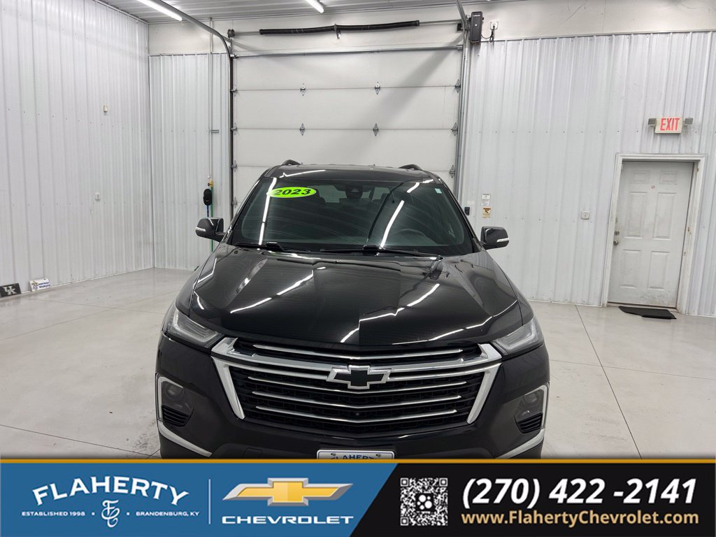 Used 2023 Chevrolet Traverse LT w/ LT Premium Package AWD/4WD image 7