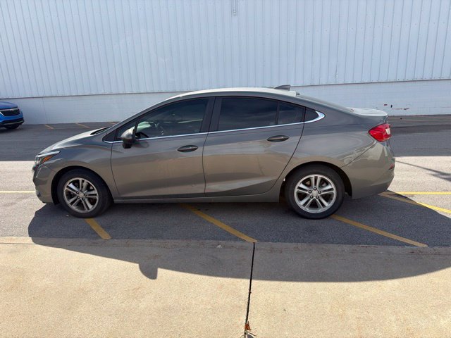 Used 2017 Chevrolet Cruze LT w/ Convenience Package FWD image 8