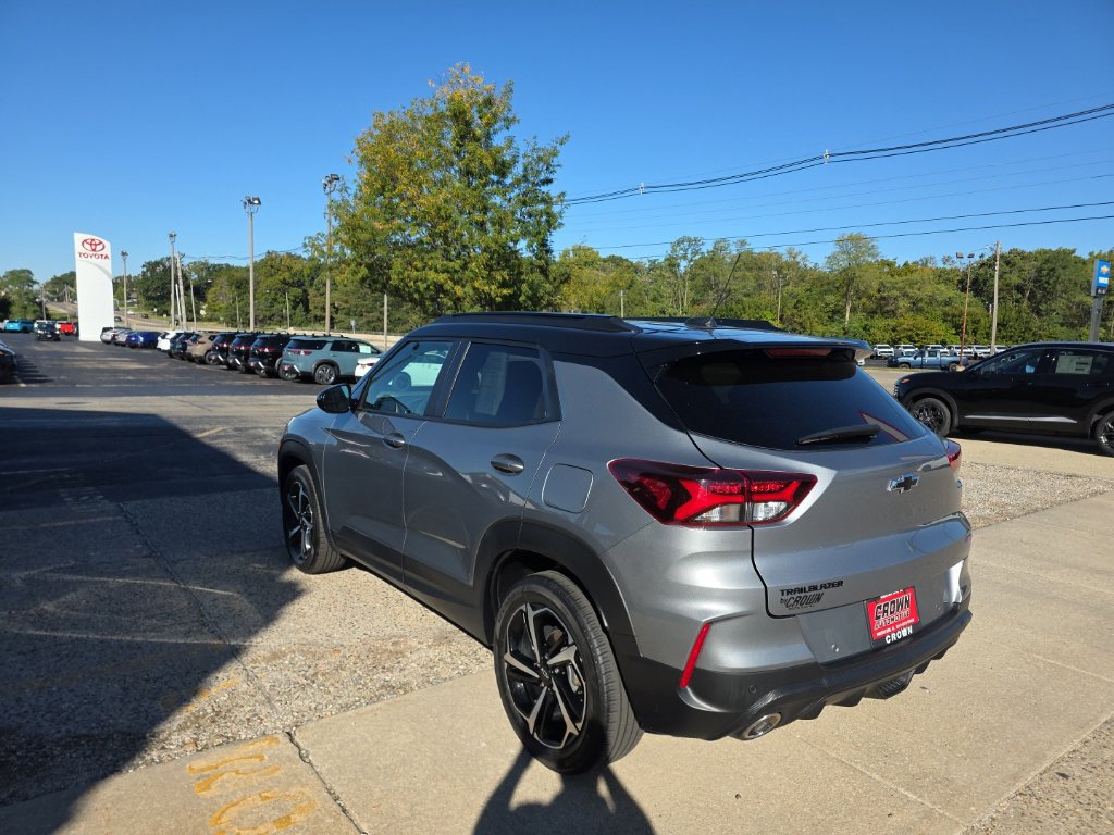 Used 2023 Chevrolet TrailBlazer RS w/ Sun and Liftgate Package FWD image 6