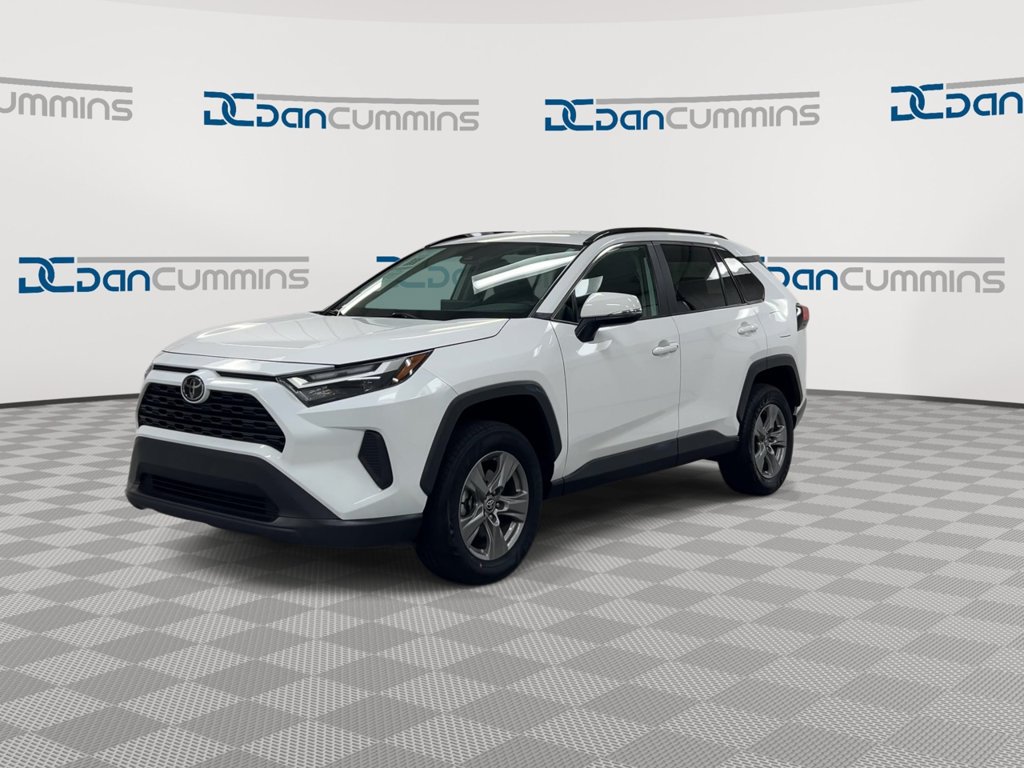Used 2024 Toyota RAV4 XLE AWD/4WD image 4