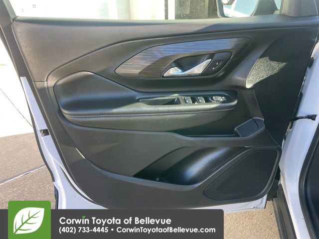 Used 2024 GMC Terrain SLE image 24