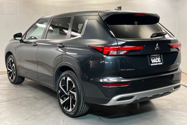 Used 2024 Mitsubishi Outlander SE FWD image 3
