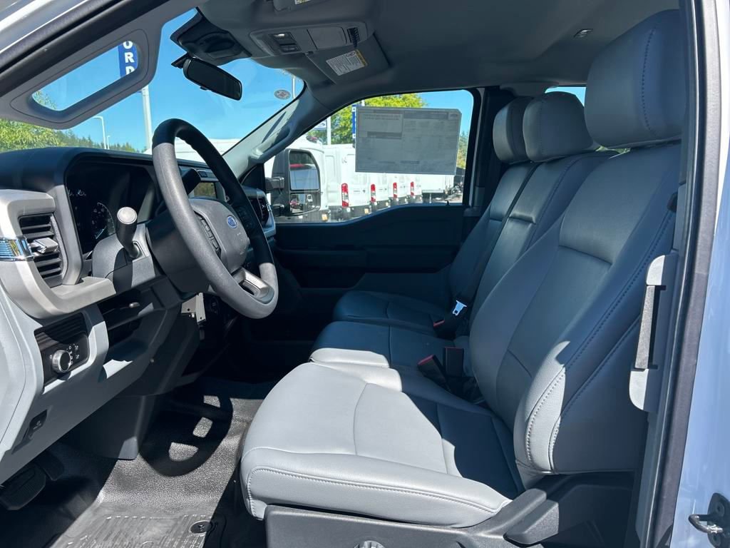 New 2025 Ford F550 4x4 SuperCab Super Duty image 12