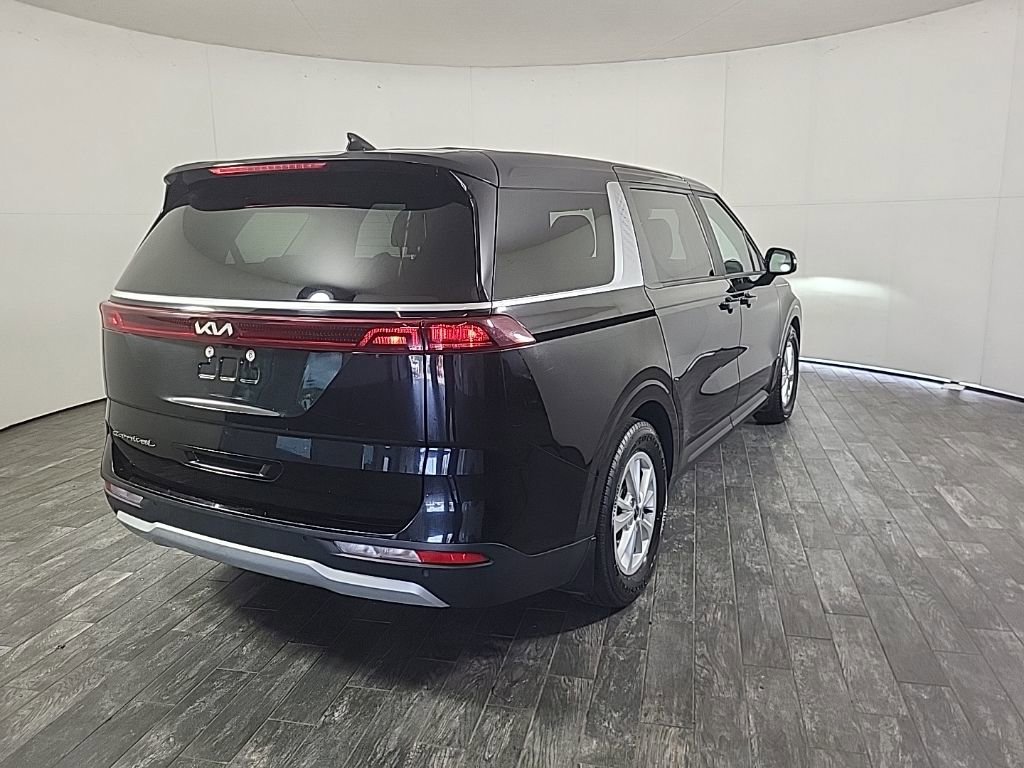 Used 2022 Kia Carnival LX image 7