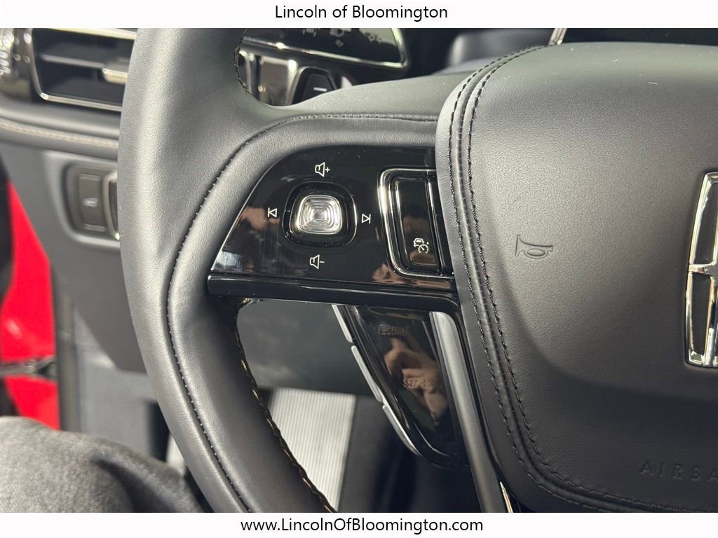 New 2026 Lincoln Aviator AWD w/ Jet Appearance Package image 28