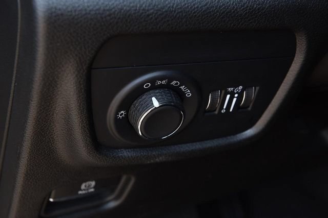 Used 2024 Jeep Grand Cherokee Altitude AWD/4WD image 11