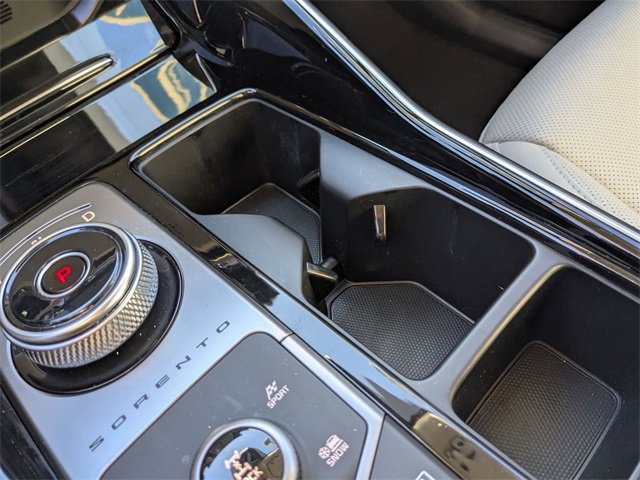 Used 2024 Kia Sorento SX Prestige image 18