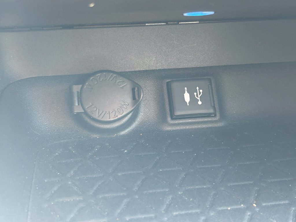 Used 2019 Toyota RAV4 XSE w/ XSE Weather Package AWD/4WD image 29