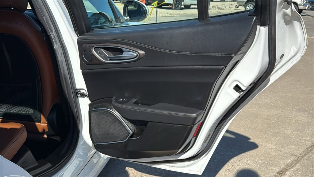 Used 2022 Alfa Romeo Giulia Ti image 27