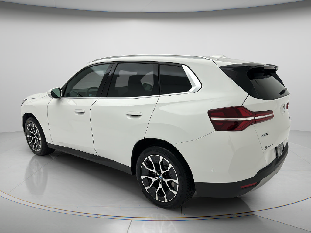 Used 2026 BMW X3 xDrive30i w/ Premium Package AWD/4WD image 4